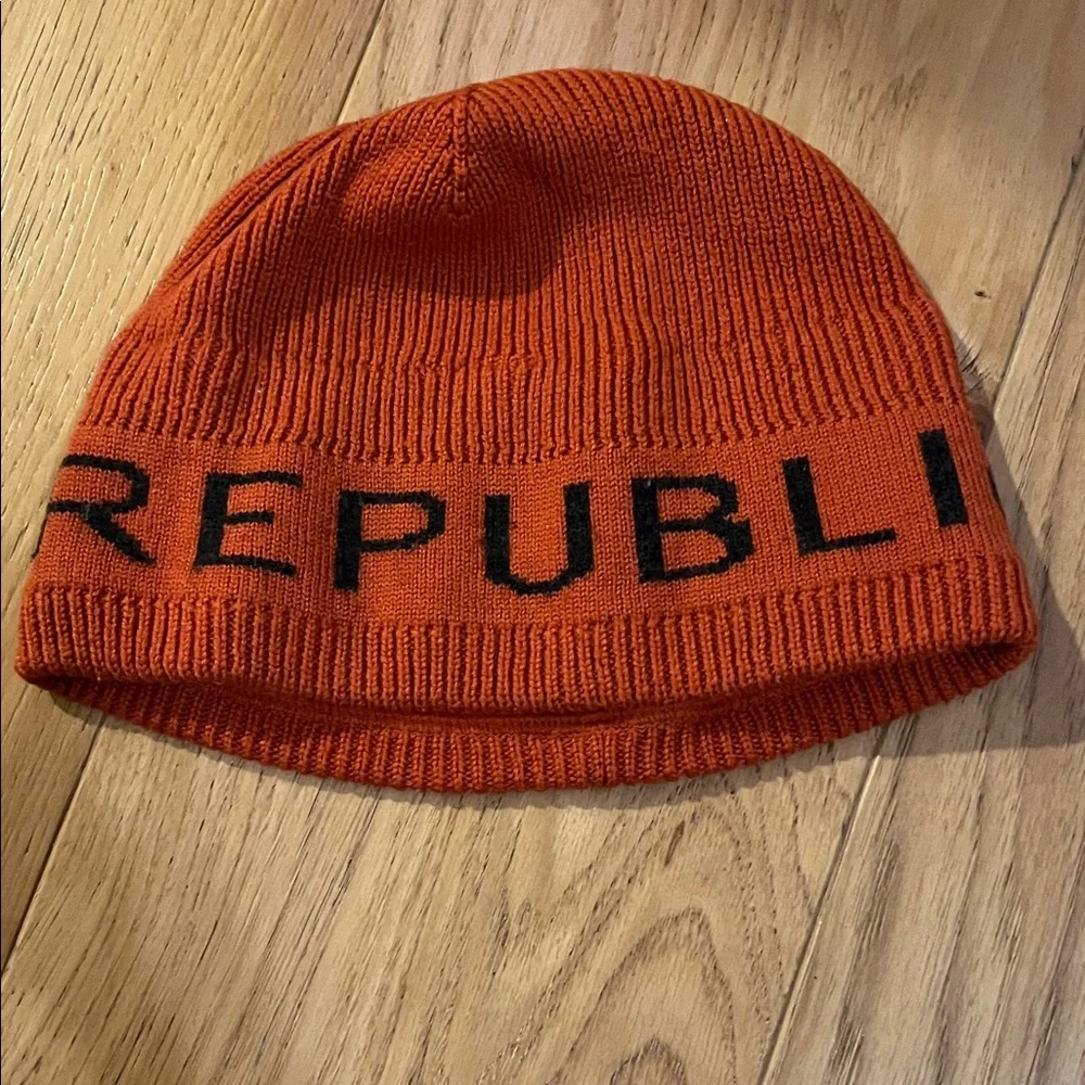 Banana Republic Bold Orange Beanie - Picture 7 of 12